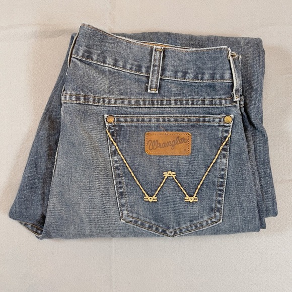 Wrangler Retro Relaxed Boot Cut Jeans Mens Size 36x32 Blue Denim - Picture 1 of 7